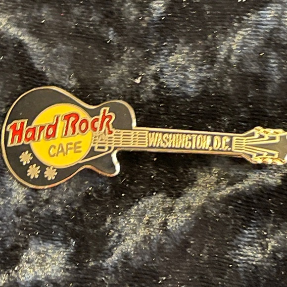 Hard Rock Cafe Guitar Pin from Washington DC Gold and Black - Picture 3 of 8